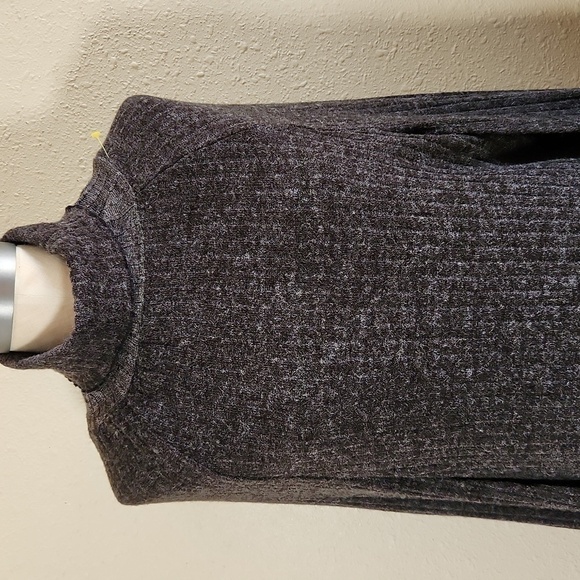 Hayden Turtle Neck Gray Cape - Picture 2 of 7